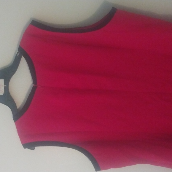 Size 24. Beautiful red, sleeveless dress with black trim. - Picture 4 of 6